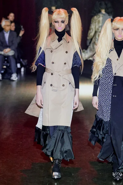 Look 15